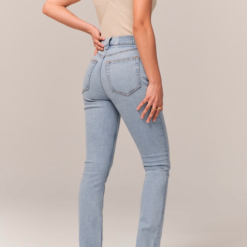 Abercrombie Ultra High Rise 90s Straight Jean